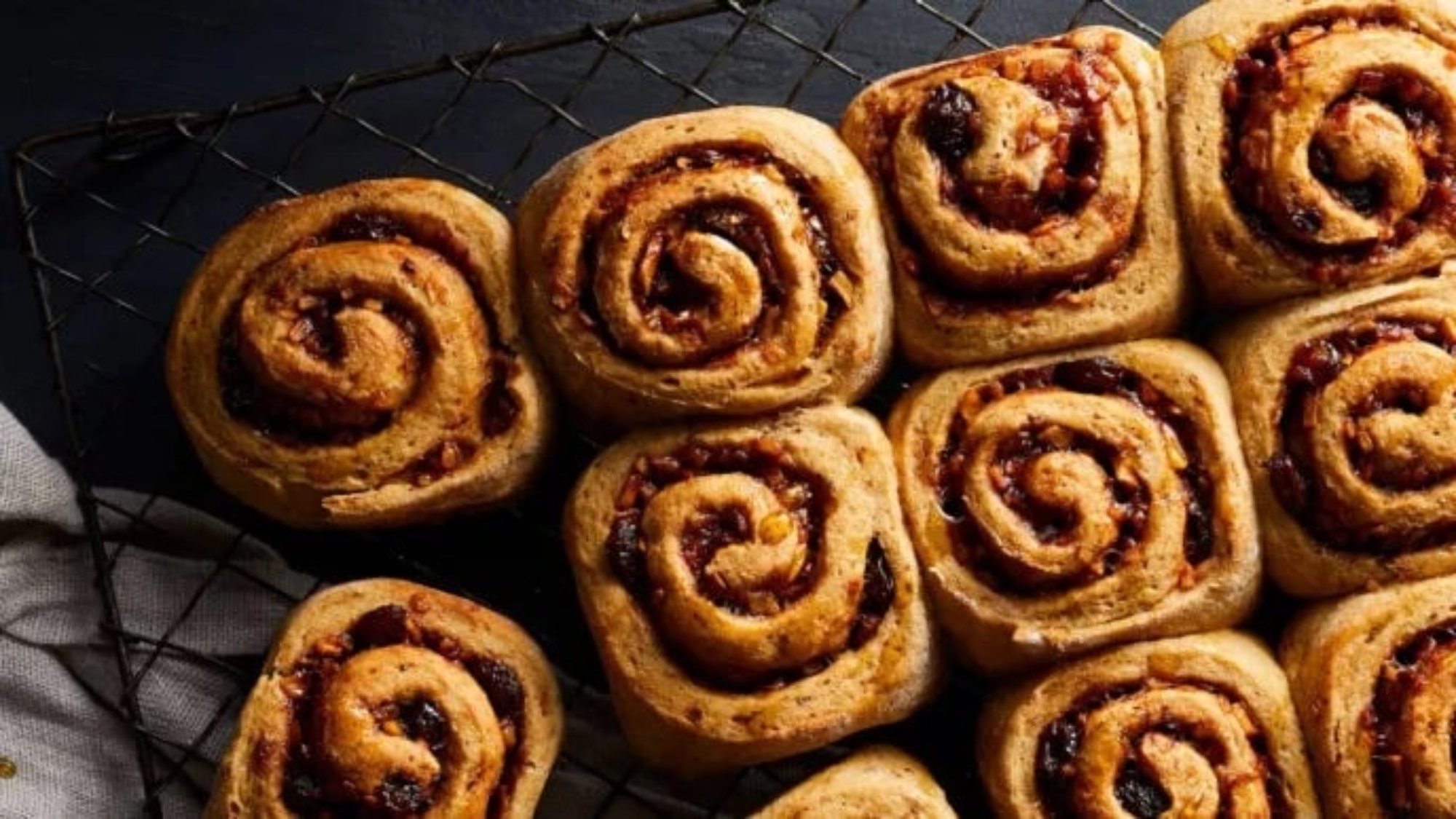 Apple-maple Cinnamon Rolls